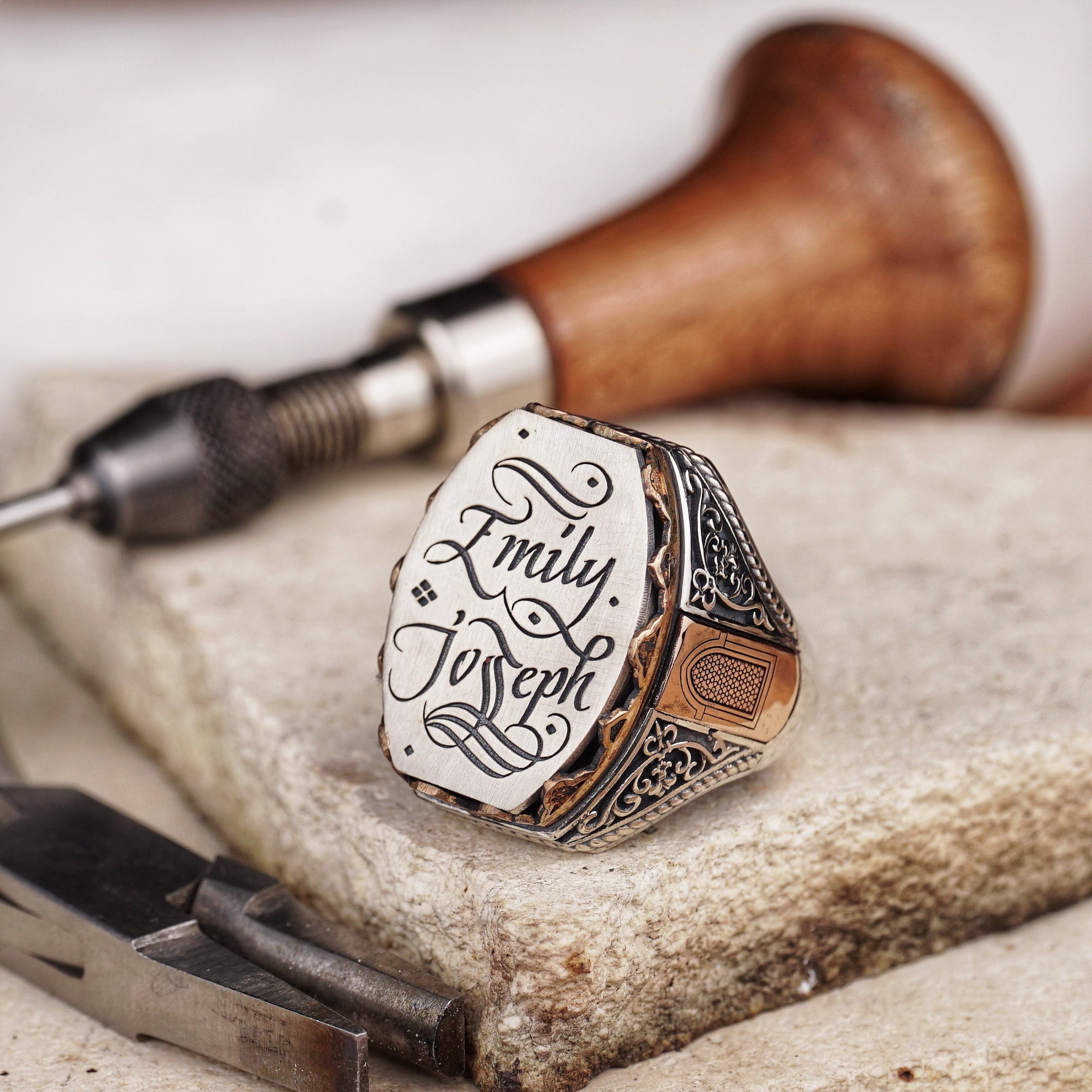Personalized Men's Silver Ring with Custom Name Calligraphy, Hand-Engraved Nameplate, Bespoke Signet Ring