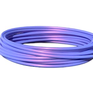 K&ouml;nnte beinhalten: Ein zusammengerollter lila- und rosafarbener Metallic-Hula-Hoop f&uuml;r Tanz oder Sport.
