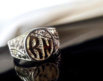 Men's Ring in Gold. Custom Jewels for -