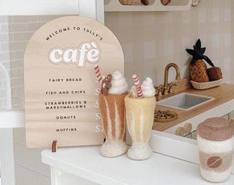Juego de cafetería de madera para niños: letreros de menú de comida y bebida para juegos de simulación, diversión imaginativa, juegos de simulación, decoración de salas de juegos y cocina de barro.