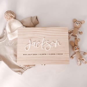 Caja de recuerdos personalizada para bebés: madera grabada con nombre en acrílico: recuerdo para recién nacidos: caja de madera para recuerdos: regalo para baby shower