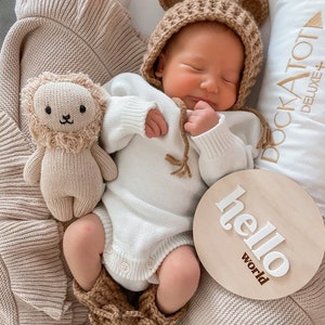 Faire-part de naissance - Prénom de bébé - Plaque de bienvenue - Souvenir - Bonjour tout le monde - Prénom en bois pour nouveau-né, côté Terre