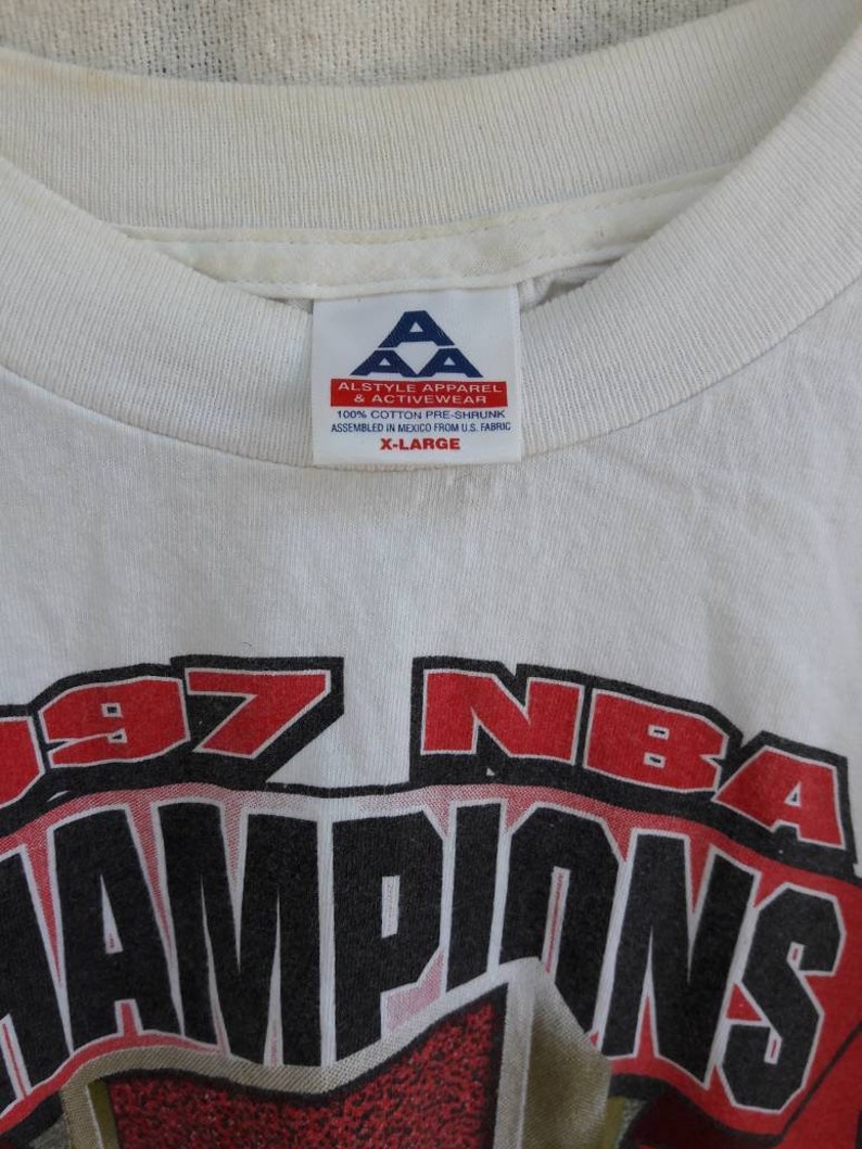 Vintage Chicago Bulls 1997 Champions tshirt