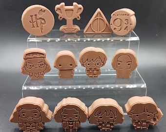 12 x Magic Themed Chocolates. Ideal Present for Any Young Wizard Or Witch!