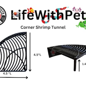 K&ouml;nnte beinhalten: Schwarzer Eck-Shrimp-Tunnel, 11,4 cm lang und 3,6 cm hoch, mit geschwungenem Design. Das Produkt ist mit "Life With Pets" beschriftet und enth&auml;lt den Text "Corner Shrimp Tunnel."