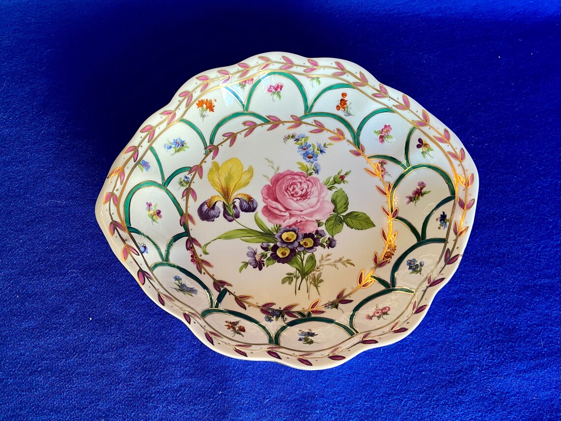 Heirloom by Toyo Handpainted Decorator Plate Etsy