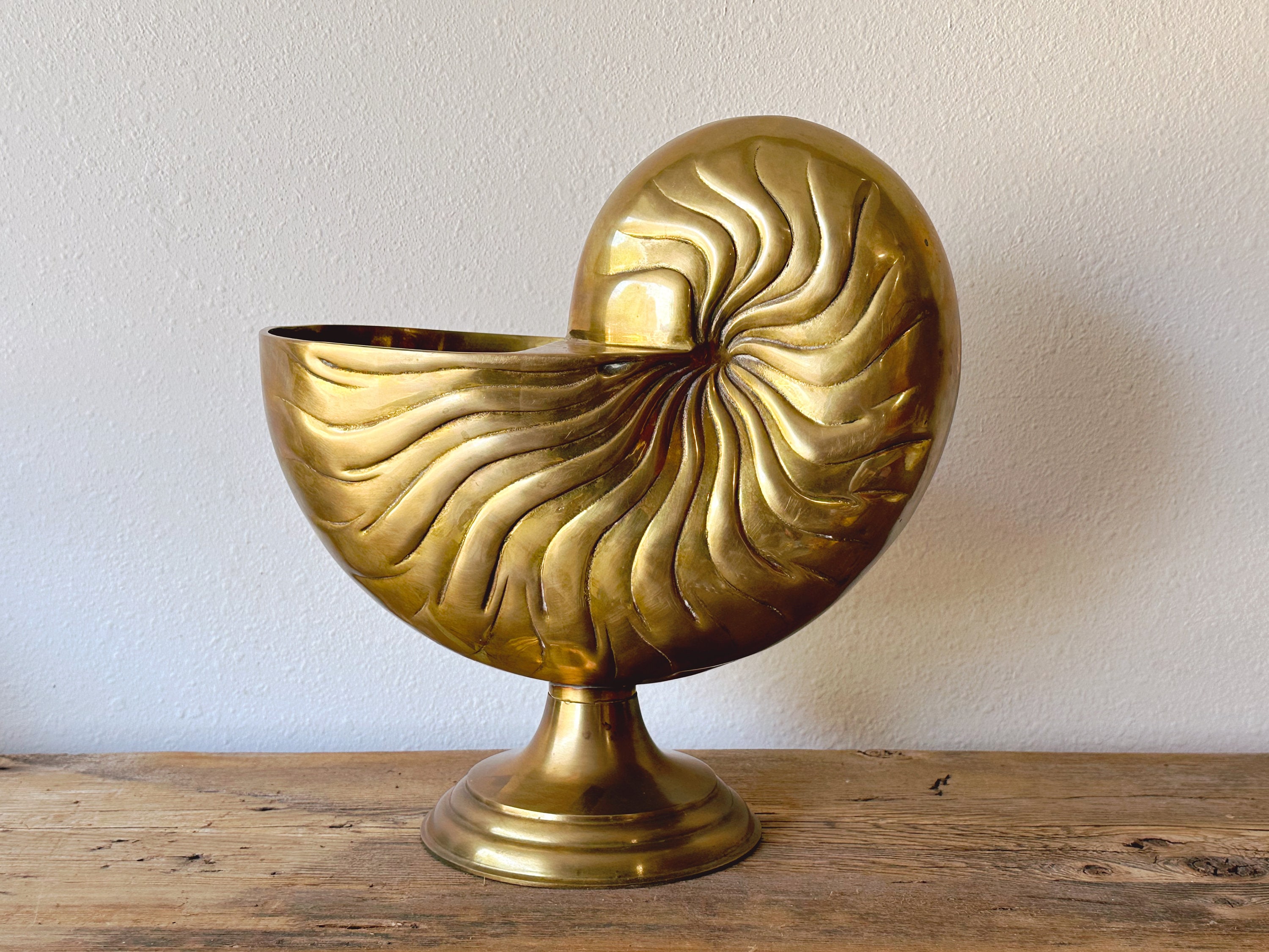 Large Vintage Brass Nautilus Sea Shell Planter Hollywood Regency Pedestal  Cachepot Nautical Bookshelf Decor Housewarming Gift 