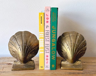 Pair of Vintage Brass Clam Shell Bookends | Hollywood Regency Scallop Seashell Nautical Decor | Bookshelf Decor | Gift for Book Lovers