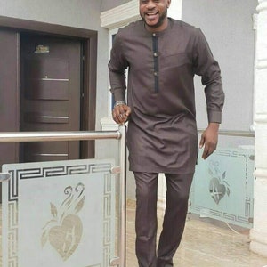 Abbigliamento maschile / Camicia e piumino bianchi africani da uomo in caftano / Camicia da uomo Dashiki / Abbigliamento africano per la famiglia / Abbigliamento maschile africano / Body da uomo