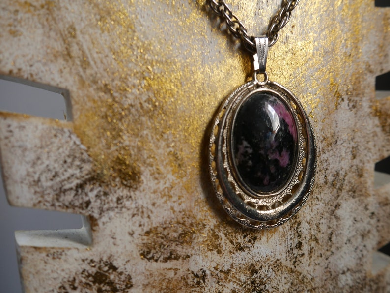 Beautiful Vintage Silver Black and Pink Marble Pendant Necklace 60s Costume Jewelry