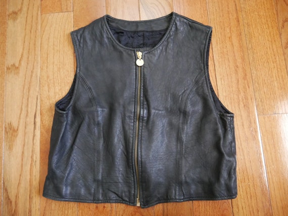 Very Cool 1980s Black Leather Zipper Vest Sienna … - image 3