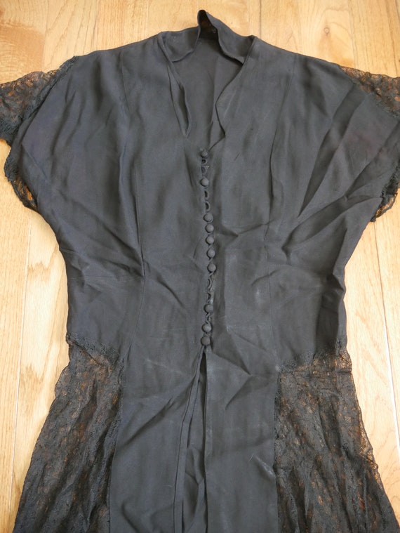 Beautiful 1940s Black Crepe Sleeveless Blouse Lac… - image 2