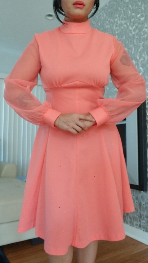 Adorable 1960s Peachy Coral Mockneck Long Sleeve … - image 2