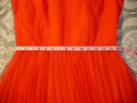 True Vintage 1960s Red Mod Pleated Dress Sleevele… - image 7