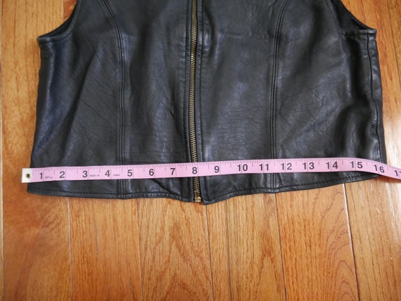 Very Cool 1980s Black Leather Zipper Vest Sienna … - image 7