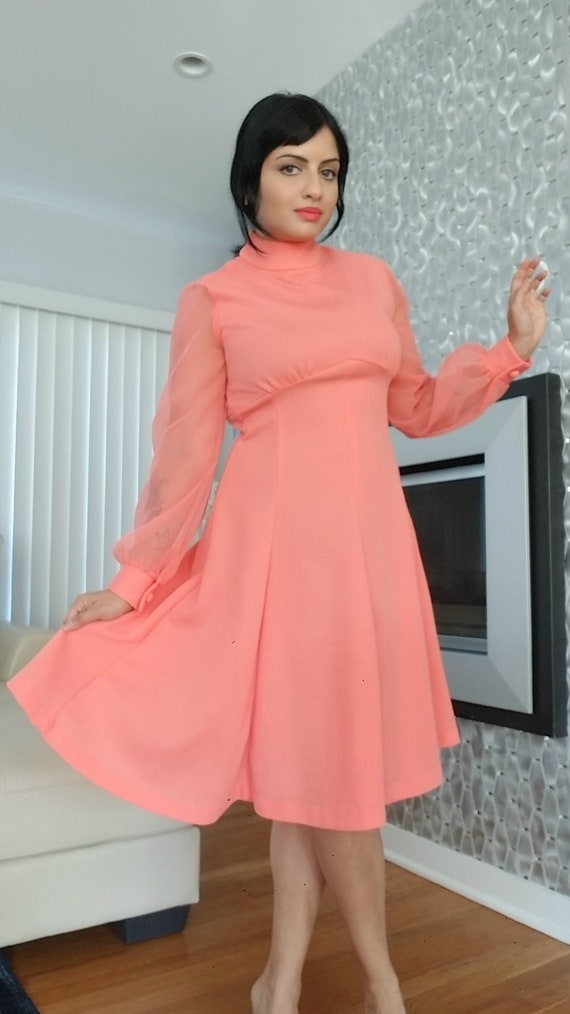 Adorable 1960s Peachy Coral Mockneck Long Sleeve … - image 4