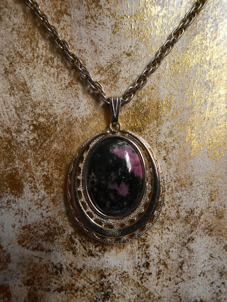 Beautiful Vintage Silver Black and Pink Marble Pendant Necklace 60s Costume Jewelry