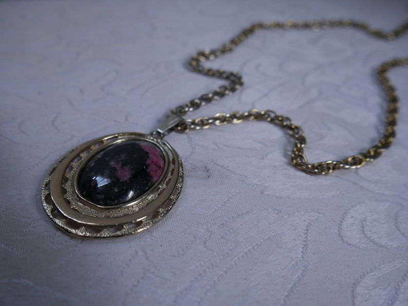 Beautiful Vintage Silver Black and Pink Marble Pendant Necklace 60s Costume Jewelry