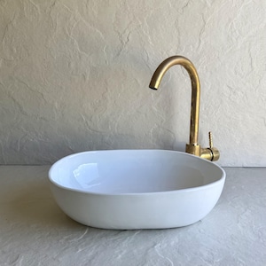 Milky White Oval Vessel Sink l Modern Glossy Ceramic Bathroom Basin l Modern White Ceramic Vessel Sink