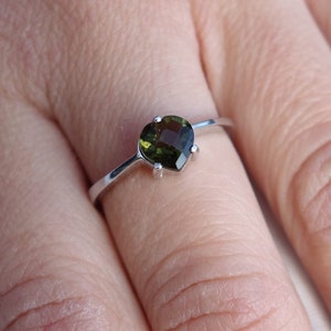 Silver heart shaped engagement ring with faceted Czech moldavite, vltavin Tektite jewelry Green meteorite with certificate 6,7,8 size