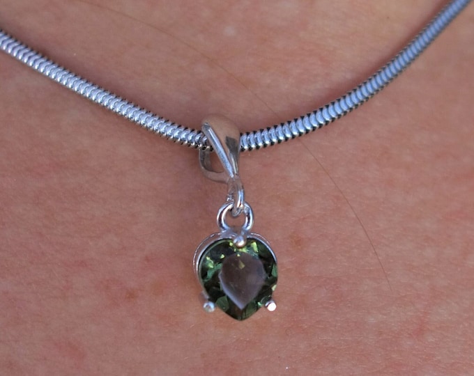 Silver heart moldavite pendant Czech green vltavin necklace Faceted tektite jewelry
