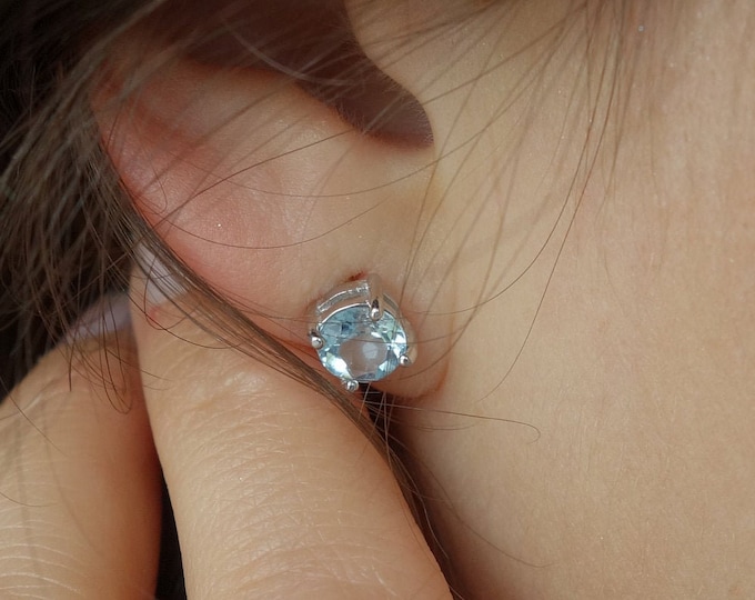Silver topaz Sky blue studs Round earrings Screw back
