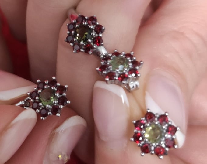 Jewelry set with faceted flower certificated Czech green moldavite and red garnets earrings pendant ring size 6 7 8 Sterling Silver 22 K,