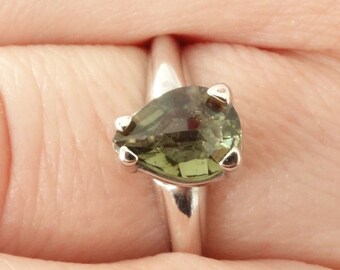 Simple Silver ring with moldavite, vltavin in a shape of a drop Green forest 925/1000, 22K, Ag+Rh certificate authenticity any size 6 7 8 9