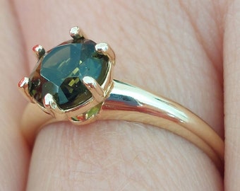 Moldavite Ring: Faceted Vltavin in 14K Yellow Gold & Sterling Silver