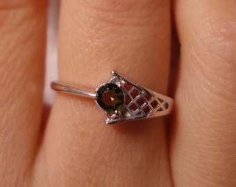 Silver ring with natural round Czech moldavite-vltavin comet Sizes 6 7 8 9 in Stock! Need another size - tell us certificate authenticity