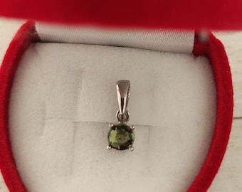 Silver pendant with certificated natural round faceted moldavite Vltavin necklace Meteorite jewelry Rare green gemstone