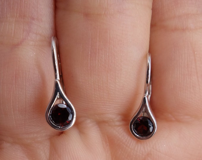 Women's silver circle eye shaped drop garnet earrings Bohemian red pyrope Gift for women certificate of authenticity