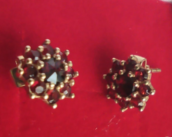 Gold-plated silver stud screws earrings January birthstone natural Czech garnet pyrope with certificate authenticity Ag 22 K + Rh