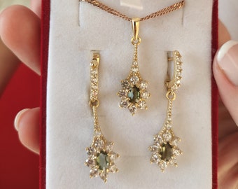 Gold plated gilded silver set pendant, earrings Angel with real Czech meteorite moldavite vltavin, certificate authenticity in stock