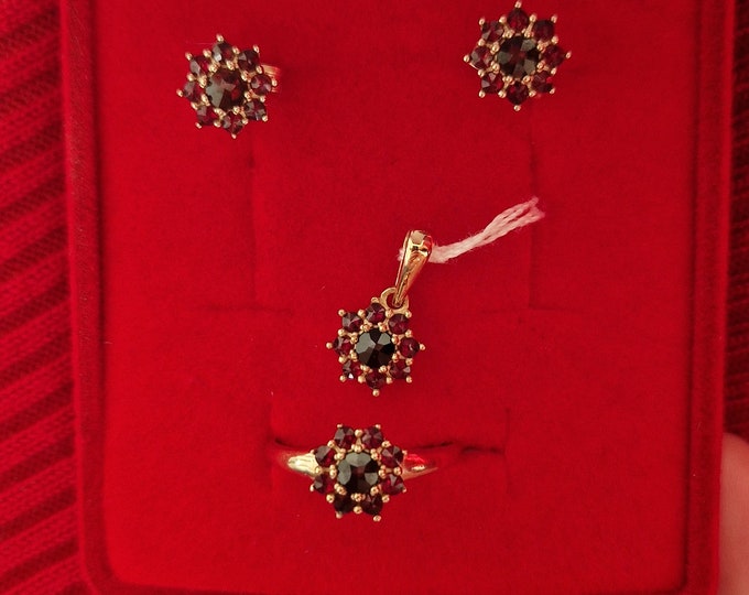 Garnet Jewelry set January birthstone with faceted flower Czech certificated garnets earrings pendant ring size 6 7 8 White yellow Gold 14K
