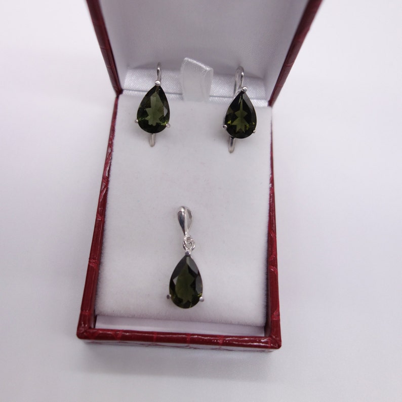 Faceted Moldavite Jewelry kit Vltavin set of drop-shaped earrings and pendant rare green meteorite stone
