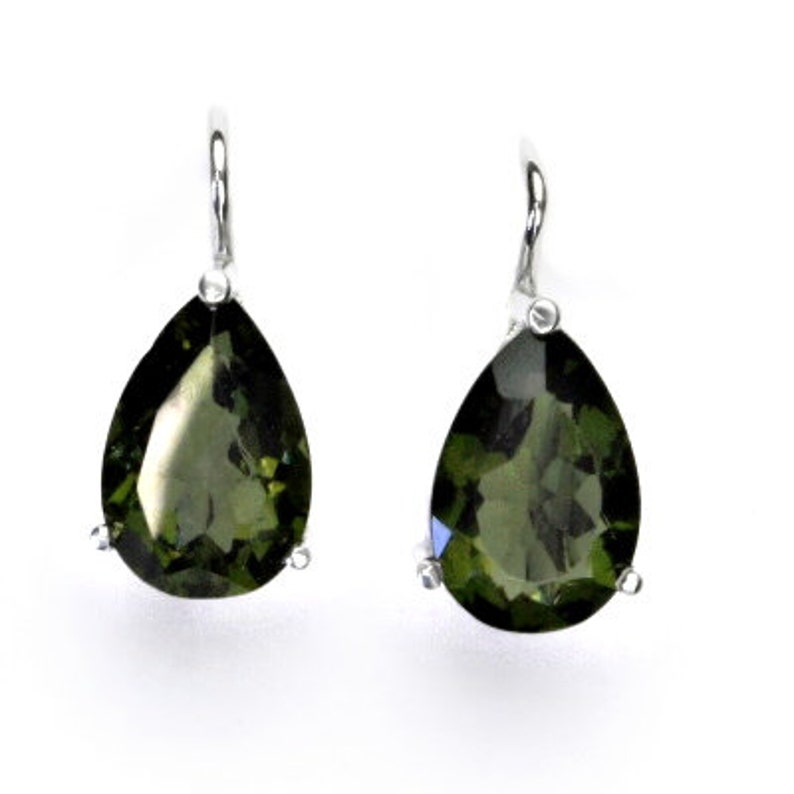 Faceted Moldavite Jewelry kit Vltavin set of drop-shaped earrings and pendant rare green meteorite stone