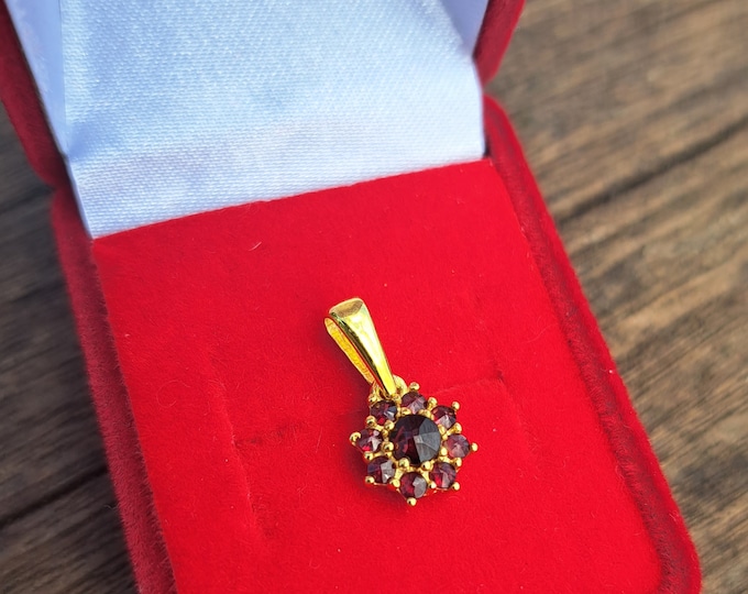 Silver garnet January birthstone pendant necklace with natural round red Czech garnet pyrope certificate authenticity, sterling 925 Ag 22K