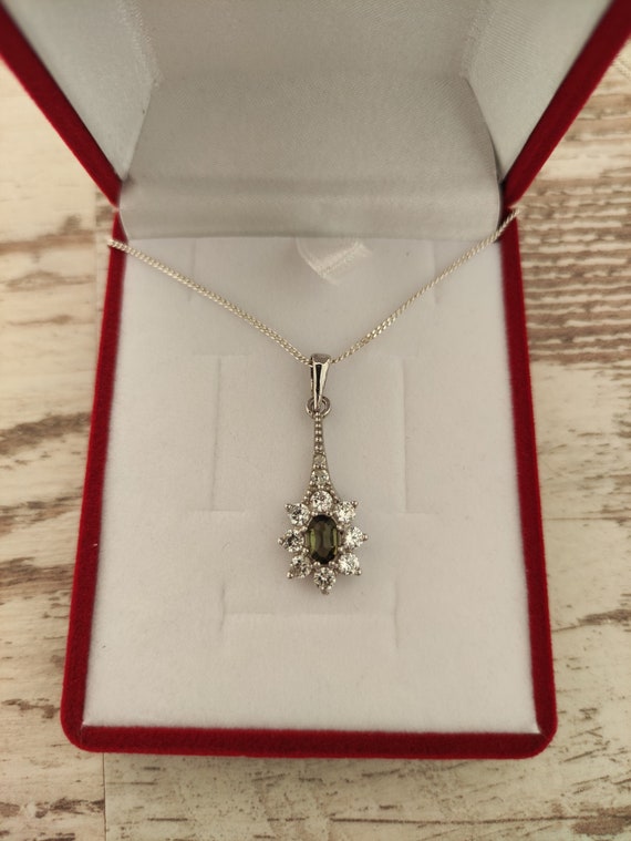 モルダバイトシルバーペンダントネックレス：チェコ隕石