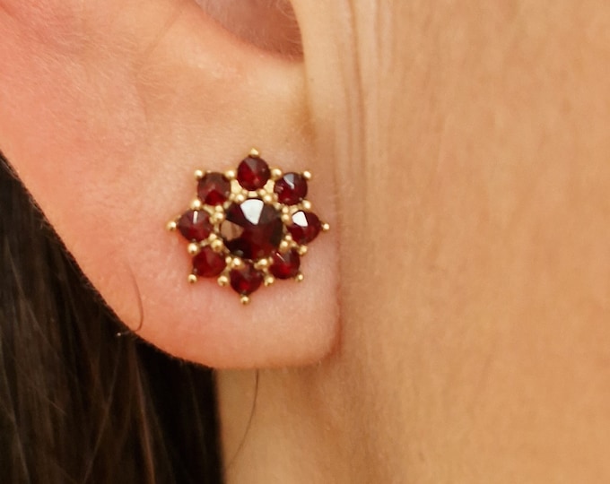 Stud screws earrings with natural Czech garnet January birthstone 925 Sterling Silver 22 K, 585 White Gold 14 K, 585 Yellow Gold 14 K