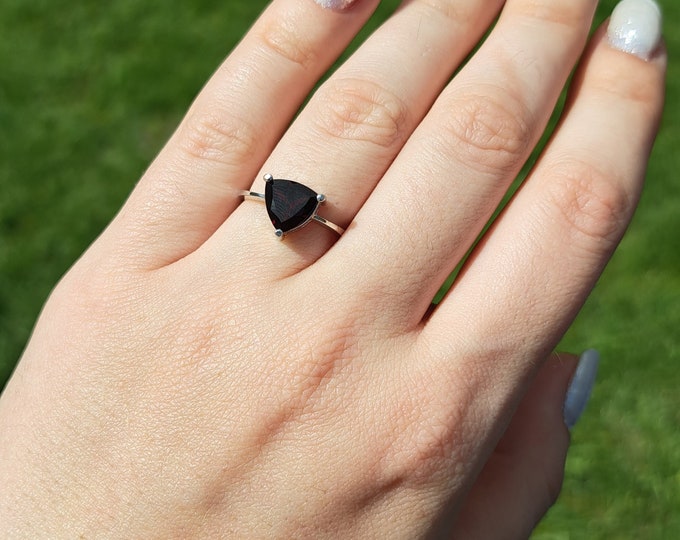 Silver garnet ring January birthstone triangular faceted natural Czech pyrope with certificate of authenticity, any size in stock 6, 7, 8, 9