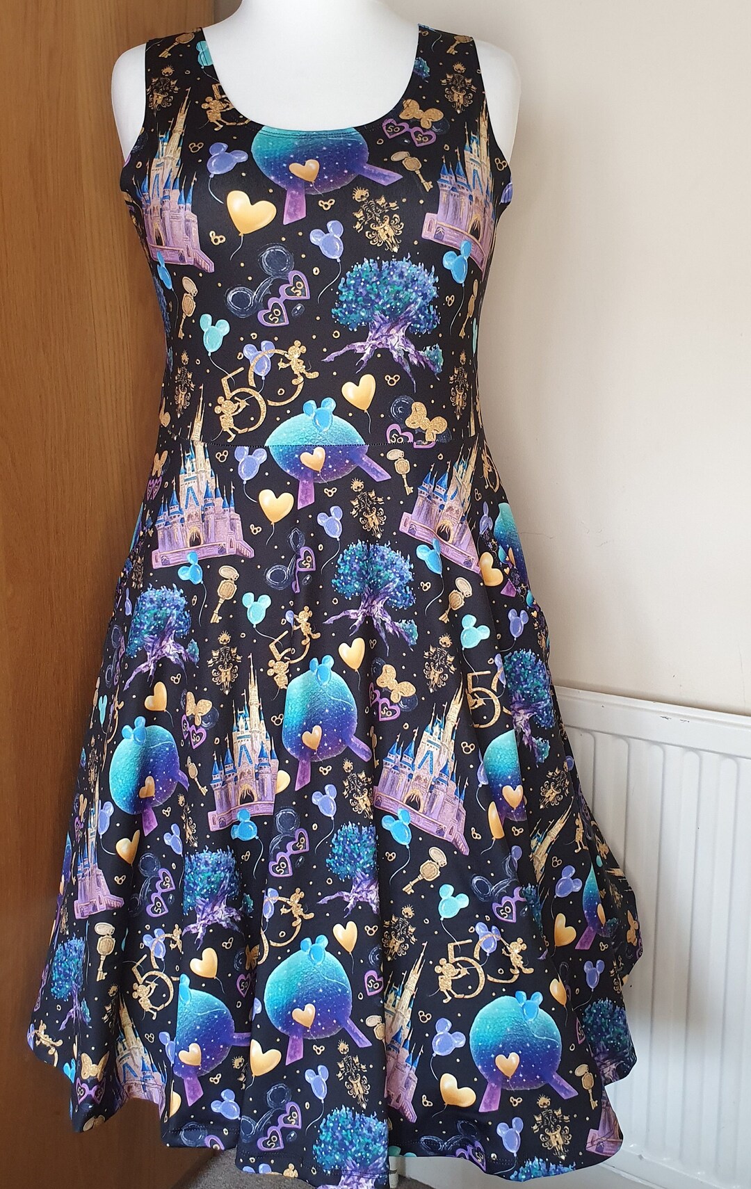NADEERA ACTIVE DRESS UPF 50+, MULTI THROWBACK DISNEY