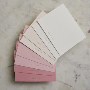 Tarjetas de agradecimiento en tono ombré rosa polvoriento
