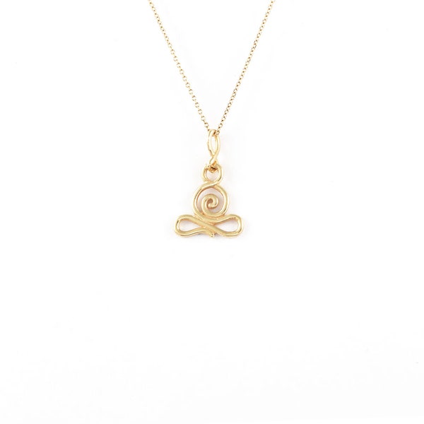 Collier Yoger en or massif, breloque Namaste, breloque méditation, pendentif symbolique, amateur de yoga, breloque aum, cadeau Yoger, namaste en or, bijou spirituel