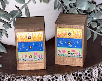 Mini cómoda ACOTAR pintada a mano: decoración de estantería de las Hermanas Feyre Archeron
