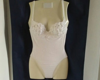 Maillot de bain Femme une pièce Vintage Neuf NICOLE OLIVIER - made in FRANCE, blanc avec motifs guipure, qualité exceptionnelle à découvrir