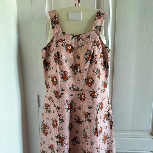 Robe marron et blanche effet vieux rose à bretelles vintage NEUVE - motifs bouquets de fleurs, robe trapèze, orange, fabriquée en France