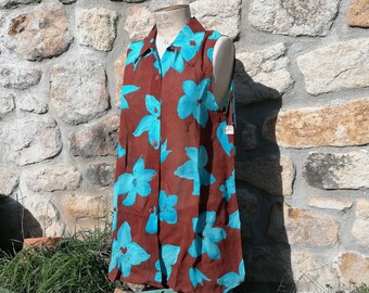 UNUSED Vintage blue and brown flower tunic - one size fits all, light tunic top, sleeveless top, viscose blouse, long blouse, large flowers