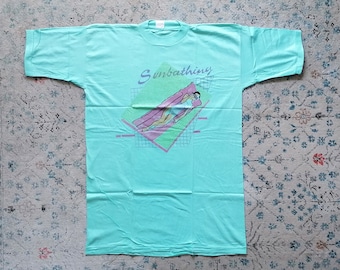 Unused 90's oversized T Shirt with pattern - womens fashion, 100% cotton, pastel colors, 80's pattern, 90s style, streetwear, Plus size
