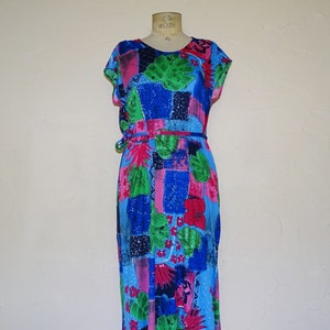 Blue, pink and green floral dress - Plus size clothing, under the knee, light dress, summer dress, 90&#39;s vintage, flowers, tropical fabric